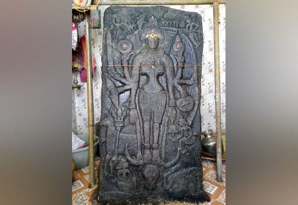 பல்லவர் கால கொற்றவை சிற்பம், சோழர் கால துாம்பு கல்வெட்டு கண்டெடுப்பு