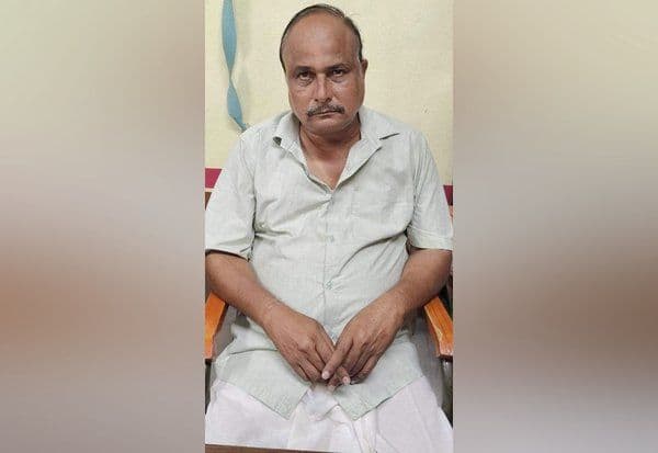  மின் இணைப்புக்கு லஞ்சம் உதவி பொறியாளர் சிக்கினார்