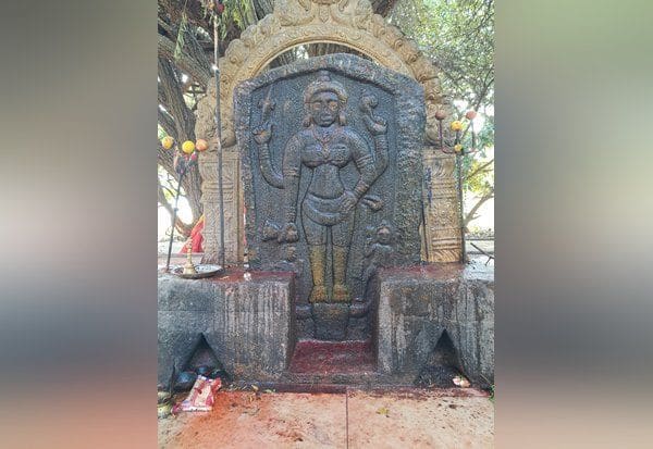  எட்டாம் நுாற்றாண்டு சிற்பம் செஞ்சி அருகே கண்டெடுப்பு