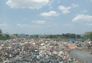  மாதம் ரூ.19 லட்சம் செலவிட்டும் மேடவாக்கத்தில் குவியும் குப்பை