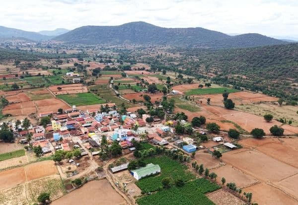  பஸ் வசதியில்லா மலை கிராமங்கள்; கிருஷ்ணகிரி மாவட்டத்தில் அவலம்