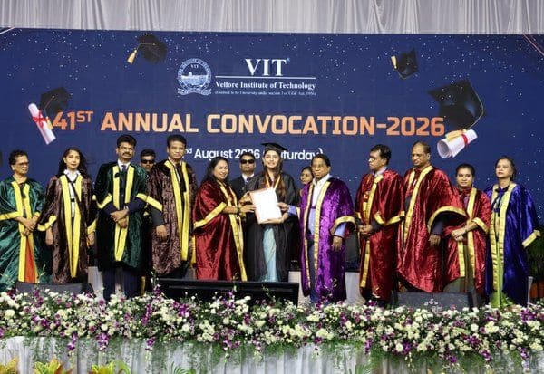  செயற்கை நுண்ணறிவை உருவாக்கும் நாடாக இந்தியாவை மாற்ற வேண்டும் வி.ஐ.டி., பட்டமளிப்பு விழாவில் டில்லி முதல்வர் பேச்சு