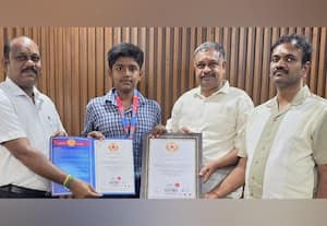 சிலம்பத்தில் சாதனை மாணவருக்கு பாராட்டு