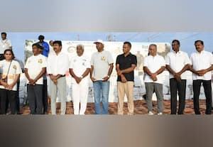  கரைபுரண்ட மக்கள் சக்தி! நொய்யல் நதியை மீட்க வெள்ளமென... -------------------------------- மகத்தான மாற்றம் தந்த மாரத்தான் ஓட்டம் -------------------------------- புத்துயிர் அளிப்பதாக சத்தியப் பிரமாணம் n நொய்யல் நதியை மீட்டெடுக்க வெள்ளமென... n புத்துயிர் அளிப்பதாக சத்தியப் பிரமாணம் n மகத்தான மாற்றம் தந்த மாரத்தான் ஓட்டம்