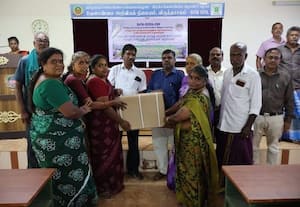  வேளாண் மகளிருக்கு இடுபொருட்கள் மாற்று வாழ்வாதார பயிற்சி வழங்கல்