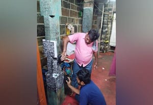  மத்திய கல்வெட்டு ஆய்வாளர்கள் திருச்சி அன்பில் கோவிலில் ஆய்வு 