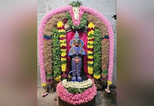  பக்த ஆஞ்சநேயருக்கு  சிறப்பு அலங்காரம் 