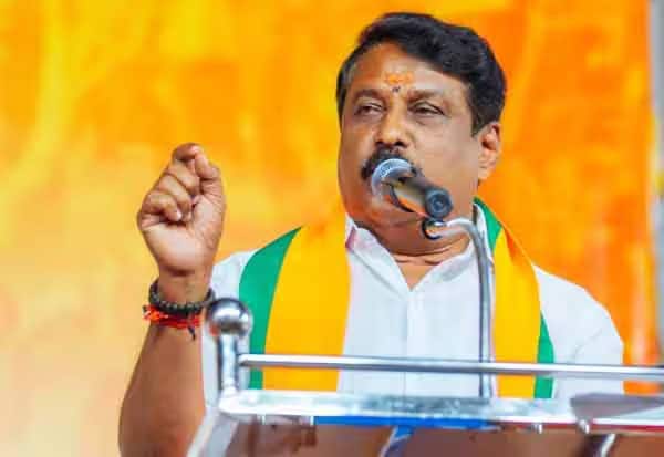 தமிழக விவசாயிகள் போலி என்கவுன்ட்டர் வழக்கை சிபிஐக்கு மாற்ற வேண்டும்: நயினார் நாகேந்திரன் வலியுறுத்தல்