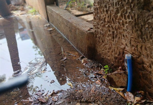 புதிய இணைப்பில் குடிநீர் வெளியேறி வீணாகிறது: குழாயில் நீர் கசிவை தடுப்பது எப்போது
