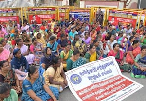  சத்துணவு ஊழியர்கள் ஆர்ப்பாட்டம்