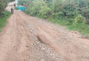  'கொடை'யில் 5 மாதமாக கிடப்பில் ரோடு பணி