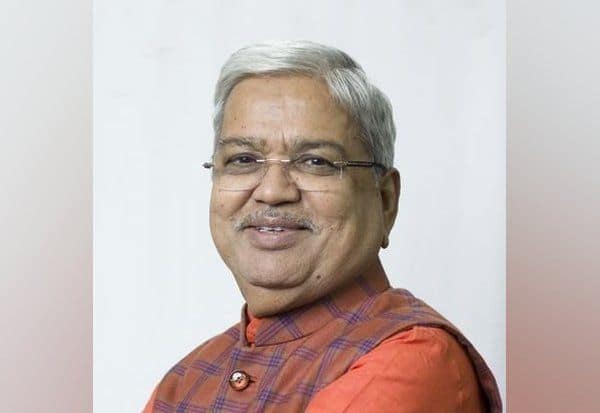  'பட்டு உற்பத்தியில் நம் நாட்டை முதலிடத்துக்கு முன்னேற்றணும்'