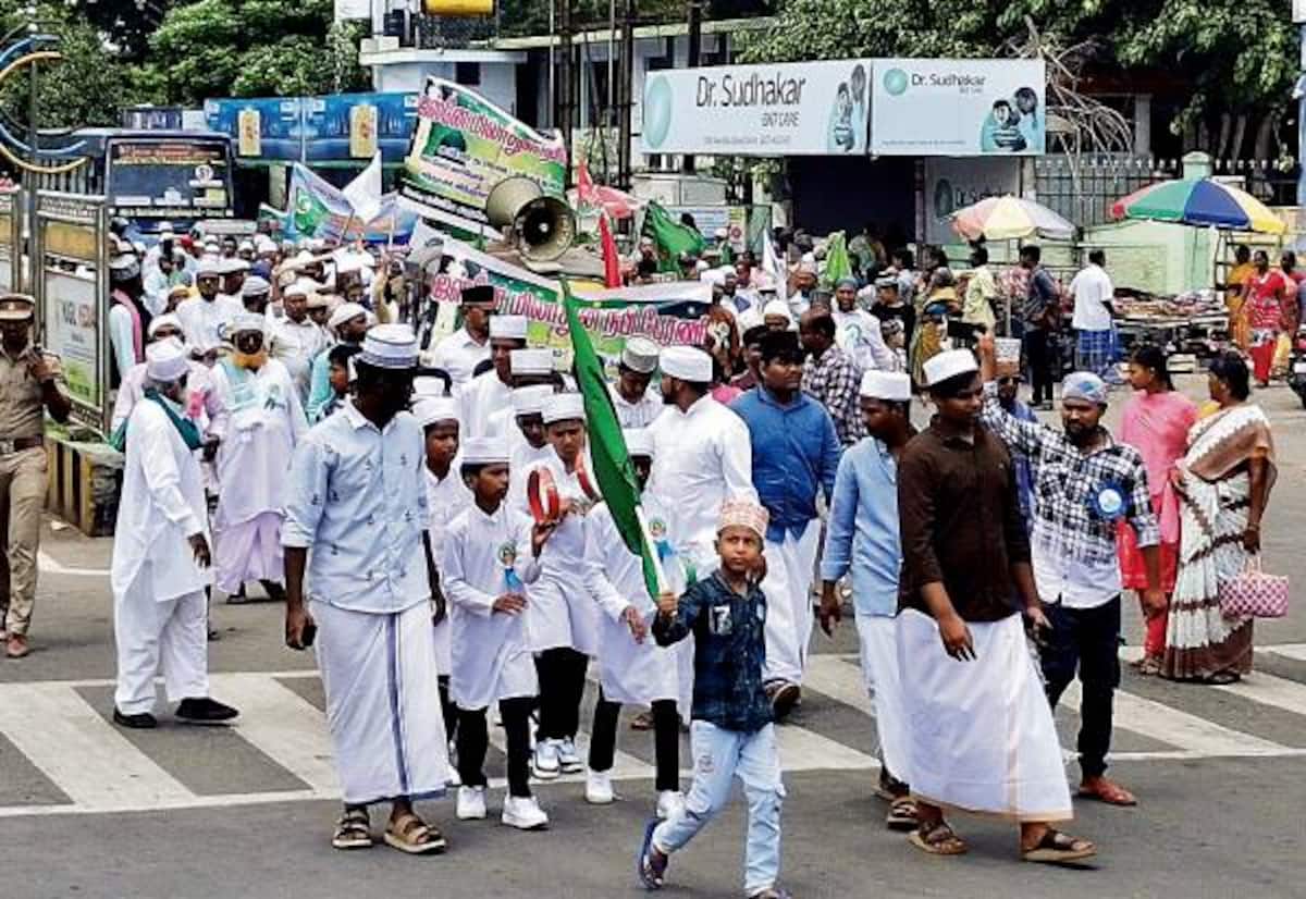 மிலாது நபியை ஒட்டி மத நல்லிணக்க பேரணி