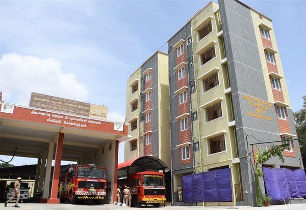 தீயணைப்பு வீரர்கள் குடியிருப்பு: பீளமேடில் புதிய கட்டடம் திறப்பு