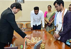 விடாமுயற்சிக்கு கிடைத்த அங்கீகாரம்; பிரக்ஞானந்தாவுக்கு முதல்வர் விஜய் வாழ்த்து