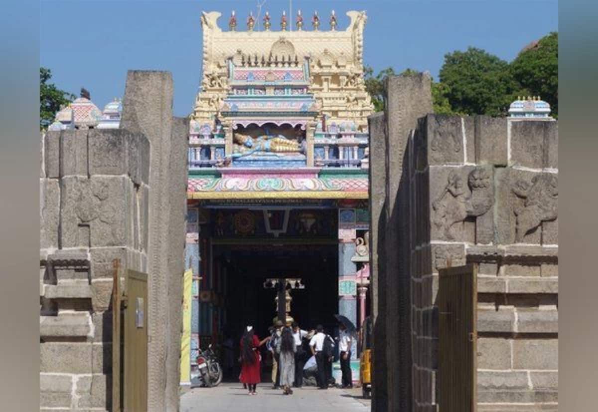 கோவில் வாயிற்கோபுர அடித்தளத்தில் கலைநய மூடுதளம் அமைக்க எதிர்பார்ப்பு