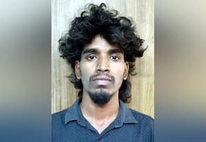  திருவிழாவில் நடந்த தகராறை தட்டிக்கேட்ட வக்கீலுக்கு வெட்டு
