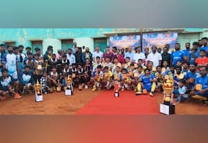  குன்னுாரில் மாவட்ட ஹாக்கி போட்டிகள் வெற்றி பெற்ற அணிகளுக்கு பரிசு
