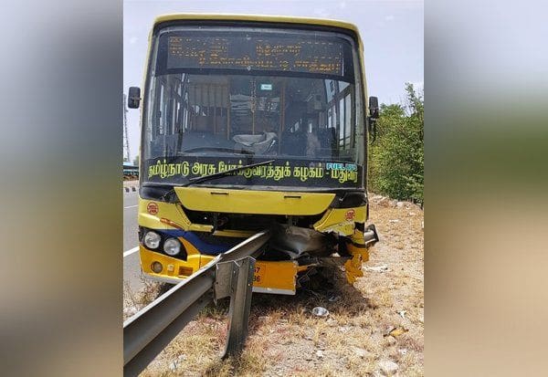  தடுப்புக் கம்பியில் மோதிய அரசு பஸ்