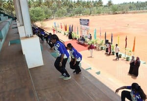  படிக்கட்டுகளில் ஏறும் போட்டி