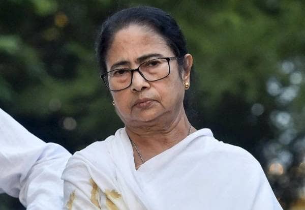 மம்தா எடுத்துச் சென்ற புத்தகங்கள் எங்கே?