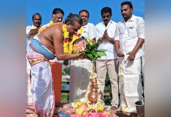  போடி சுப்பிரமணிய சுவாமி கோயில் கும்பாபிஷேகம் : பக்தர்கள் பங்கேற்பு திரளான பக்தர்கள் பங்கேற்பு
