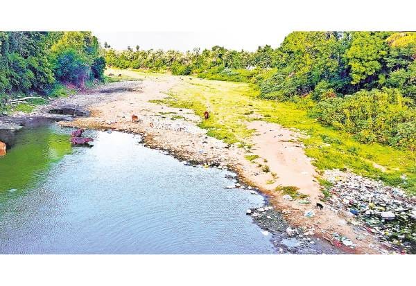  டெல்டாவில் துார்வாரப்படாத ஆறு, வாய்க்கால்கள்: கடைமடையை தொடுமா காவிரி; விவசாயிகள் கவலை