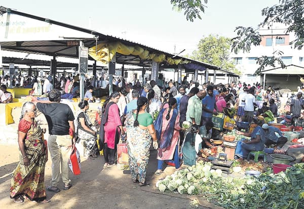 நாமக்கல் உழவர் சந்தையில் 28 டன் காய்கறி விற்பனை