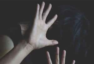 டில்லியில் அதிர்ச்சி... ஓடும் பஸ்ஸில் 16 வயது மாணவி கூட்டு பலாத்காரம்