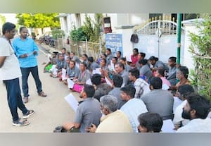  துாய்மை பணியாளர்கள் போராட்டம்