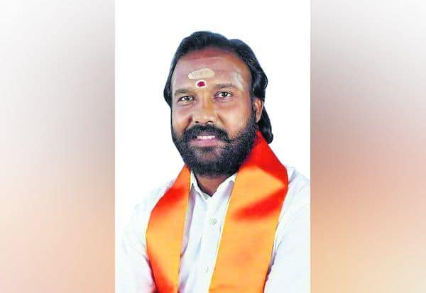  மீனாட்சி கோவில் கும்பாபிஷேகம்: முதல்வர் விஜய் தவிர்க்க வேண்டும் - ஹிந்து தமிழர் கட்சி வேண்டுகோள்