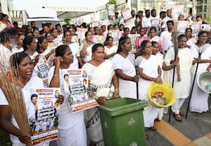 துாய்மை பணியாளர்கள் போராட்டம்