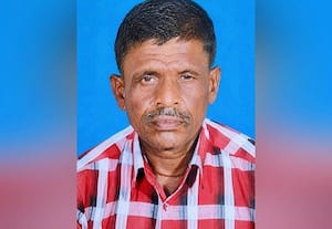  சிவகாசி, ஸ்ரீவி., பட்டாசு ஆலை வெடி விபத்துகளில் மூவர் பலி மரக்கிளையில் சிக்கிய தொழிலாளி உடல்