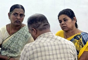  அரசு நிதி வழங்க ரூ.1500 லஞ்சம் வாங்கிய இரு பெண் சமூக நல அலுவலர்கள் கைது