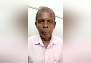  விடியலுக்கு முன் விழிக்கும் விழிகள்... தினமலர் நாளிதழை வீடுதோறும் சேர்க்கும் கரங்கள்... இன்று நாளிதழ் விநியோகிப்பவர் தினம்