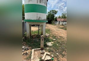  தண்ணீர் வராத குழாய் கிராம மக்கள் தவிப்பு
