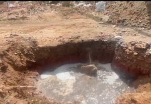  வீரகேரளத்தில் கழிவுநீரால் நாற்றம் வார்டு கவுன்சிலர் மீது புகார்