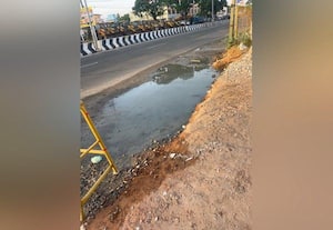  பல நாட்களாக தேங்கிய கழிவுநீரால் மக்கள் அவதி