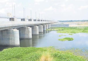 மாயனுார் கதவணைக்கு தண்ணீர் வரத்து குறைந்தது