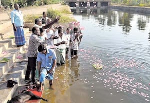 இறங்குமுகத்தில் மேட்டூர் அணை நீர்மட்டம்
