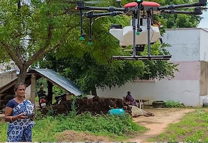  'விவசாய பணியில் 'ட்ரோன்' வாயிலாக மாதம் ரூ.1.5 லட்சம் வருமானம்!' 