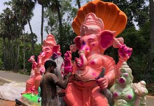 செய்யூரில் சதுர்த்திக்கு தயாராகும் ரசாயனம் இல்லாத சிலைகள்