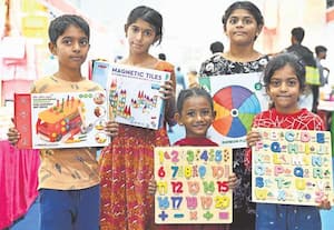தாம்பரத்தில் கோலாகலமாக தொடங்கியது தினமலர் -- ஸ்மார்ட் ஷாப்பர்ஸ் எக்ஸ்போ ரிமோட் கார் போட்டியில் வென்றால் ரூ.1 லட்சம் பரிசு