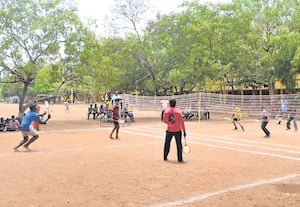 வட்ட அளவில் கைப்பந்து, கால்பந்து போட்டி நாமக்கல் தெற்கு அரசு ஆண்கள் பள்ளி சாதனை