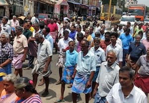  விசைத்தறி தொழிலாளர்கள் ஊர்வலம் தொழில் நெருக்கடி தீர்க்க வலியுறுத்தல்