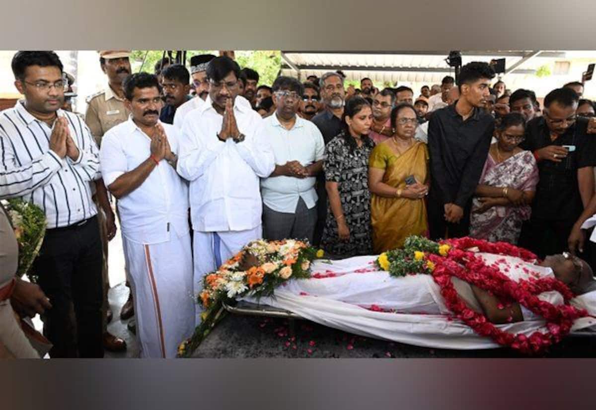 சாலமன் பாப்பையா உடல் மதுரை தத்தனேரியில் அரசு மரியாதையுடன் தகனம்