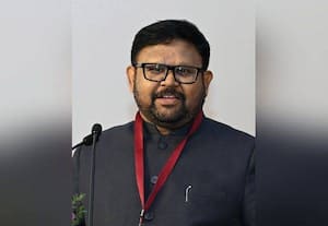 கட்சிகளை கடந்து மக்களுக்காக நிற்கும் நாளிதழ் 'தினமலர்' குறித்து வைகைச்செல்வன் பேச்சு