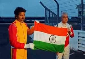 மூவர்ணக் கொடியுடன் முதல்வர் விஜய், அஜித்