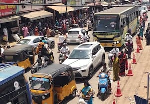  தேவகோட்டையில் போக்குவரத்து நெரிசல்
