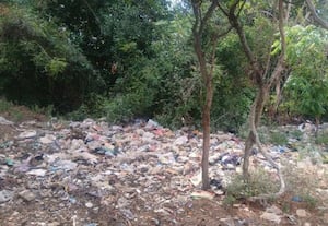  குப்பையால் நிரம்பும் கிணறு பொதுமக்கள் அதிருப்தி